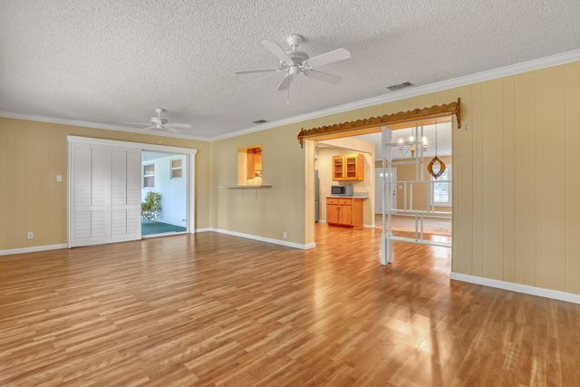 24 Pinetree Circle, Tequesta, FL 33469