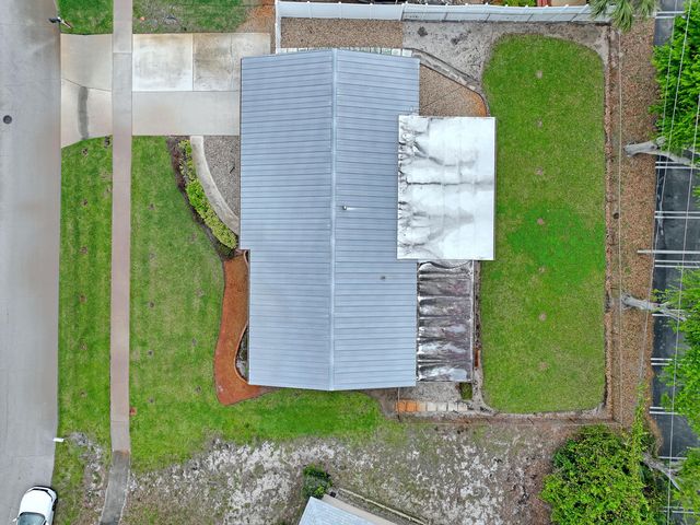 24 Pinetree Circle, Tequesta, FL 33469