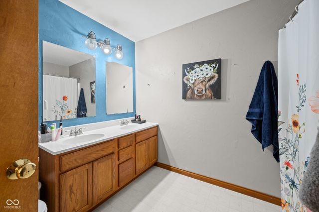 6486 E Orchard Drive, Edinburgh, IN 46124
