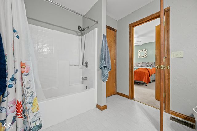 6486 E Orchard Drive, Edinburgh, IN 46124