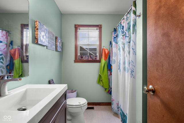 6486 E Orchard Drive, Edinburgh, IN 46124