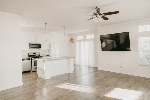 824 W 15th Street 8, Newport Beach, CA 92663