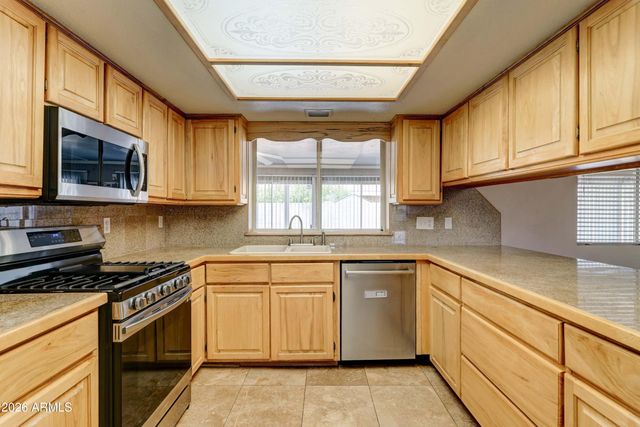 1556 E GLADE Avenue, Mesa, AZ 85204