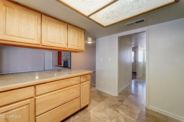 1556 E GLADE Avenue, Mesa, AZ 85204