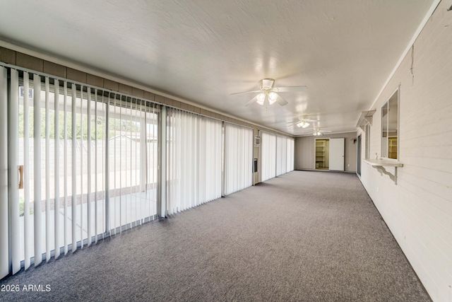 1556 E GLADE Avenue, Mesa, AZ 85204