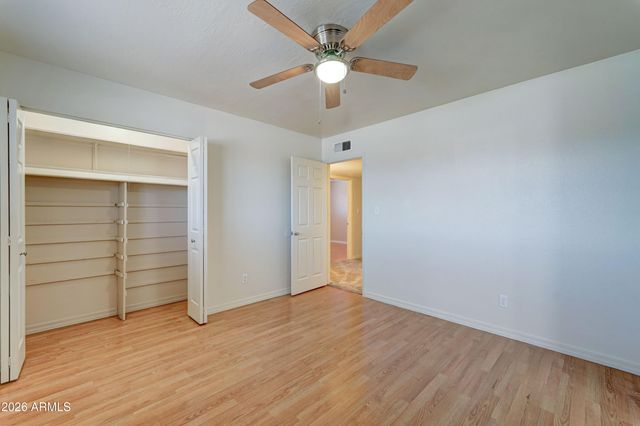 1556 E GLADE Avenue, Mesa, AZ 85204