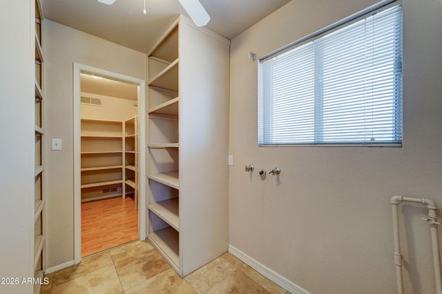 1556 E GLADE Avenue, Mesa, AZ 85204