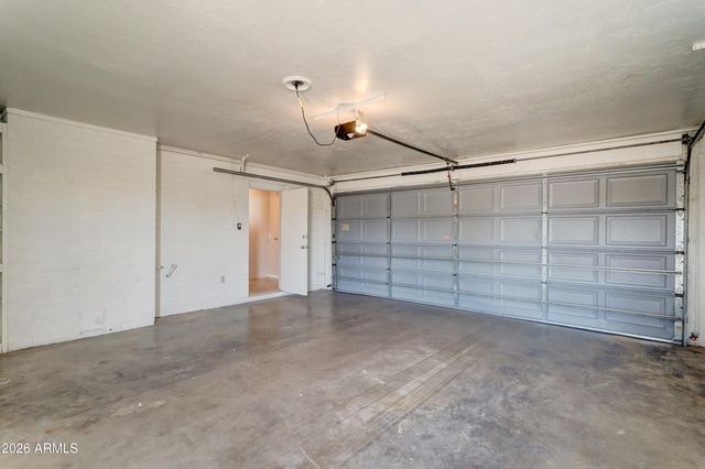 1556 E GLADE Avenue, Mesa, AZ 85204