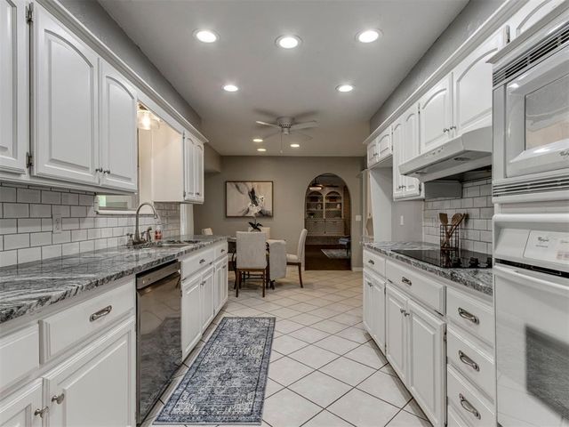 11017 NW 116th Street, Yukon, OK 73099