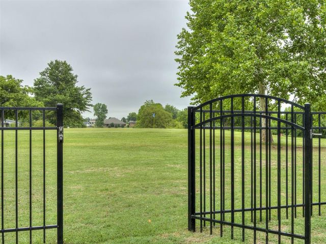 11017 NW 116th Street, Yukon, OK 73099