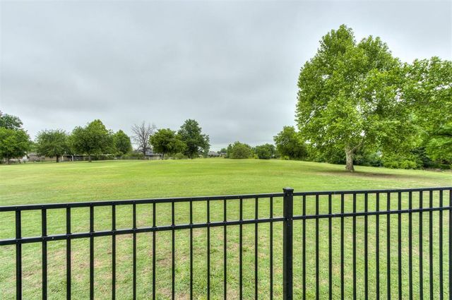 11017 NW 116th Street, Yukon, OK 73099