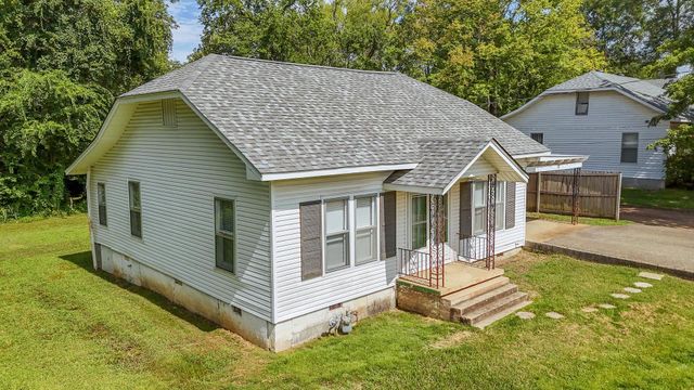 70 PICKWICK ST, Savannah, TN 38372