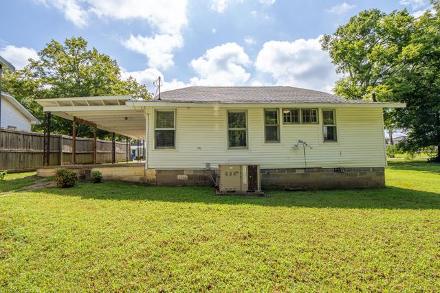 70 PICKWICK ST, Savannah, TN 38372