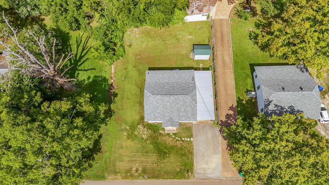 70 PICKWICK ST, Savannah, TN 38372