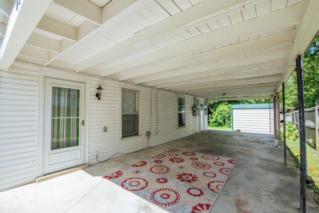 70 PICKWICK ST, Savannah, TN 38372