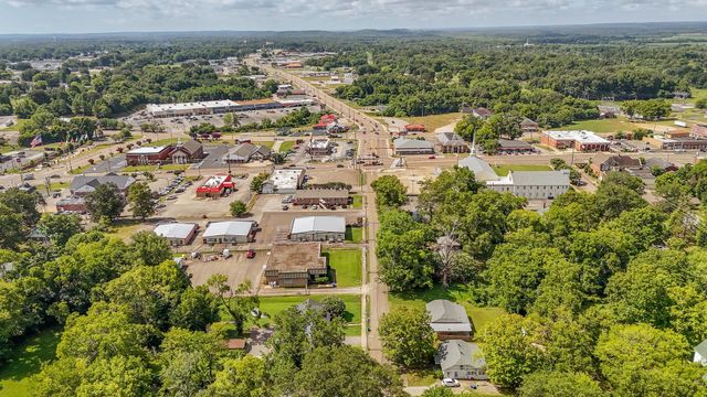 70 PICKWICK ST, Savannah, TN 38372