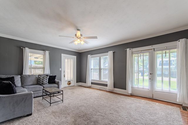 70 PICKWICK ST, Savannah, TN 38372
