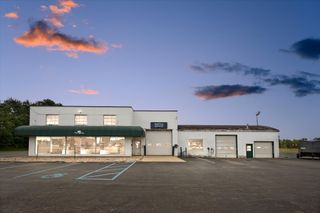 6736 US-12, Three Oaks, MI 49128