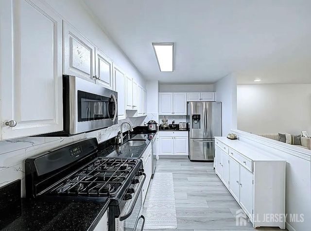 351 Bowler Court, Piscataway, NJ 08854
