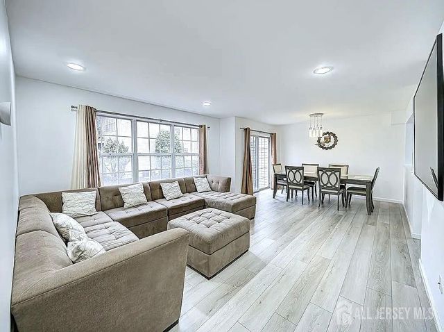351 Bowler Court, Piscataway, NJ 08854