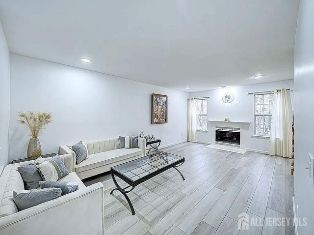 351 Bowler Court, Piscataway, NJ 08854
