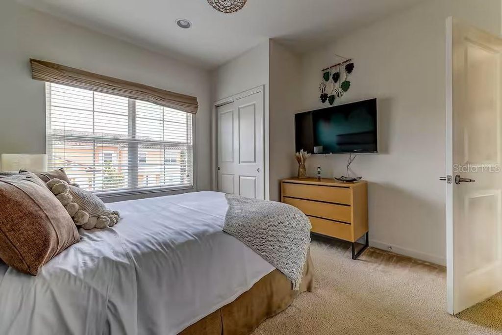 Image 12 of property listing at 2662 ROADSTER LANE, Kissimmee, FL 34746