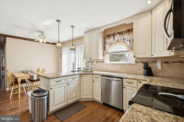 1751 BRISTOL OXFORD VALLEY RD, Levittown, PA 19057