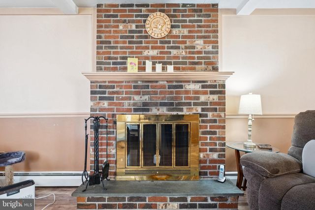 1751 BRISTOL OXFORD VALLEY RD, Levittown, PA 19057