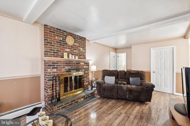 1751 BRISTOL OXFORD VALLEY RD, Levittown, PA 19057