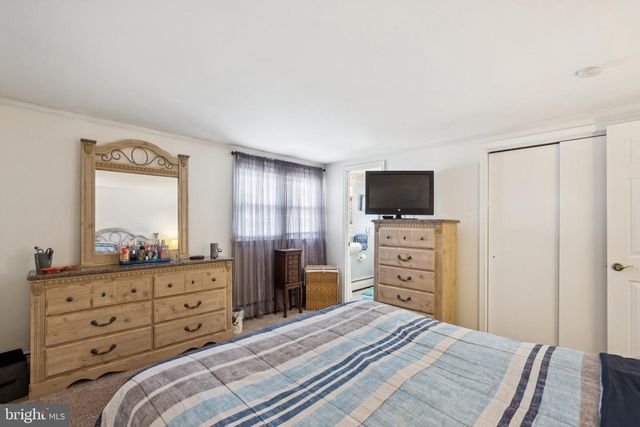 1751 BRISTOL OXFORD VALLEY RD, Levittown, PA 19057