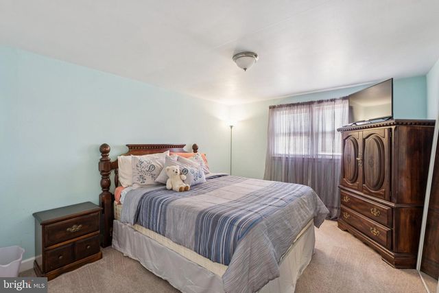 1751 BRISTOL OXFORD VALLEY RD, Levittown, PA 19057