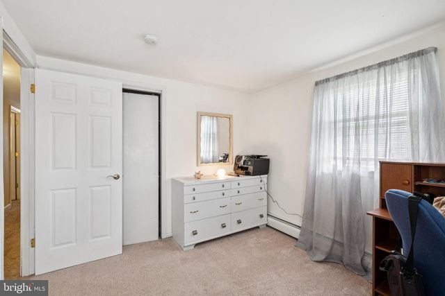 1751 BRISTOL OXFORD VALLEY RD, Levittown, PA 19057