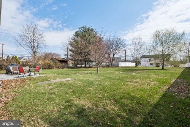 1751 BRISTOL OXFORD VALLEY RD, Levittown, PA 19057