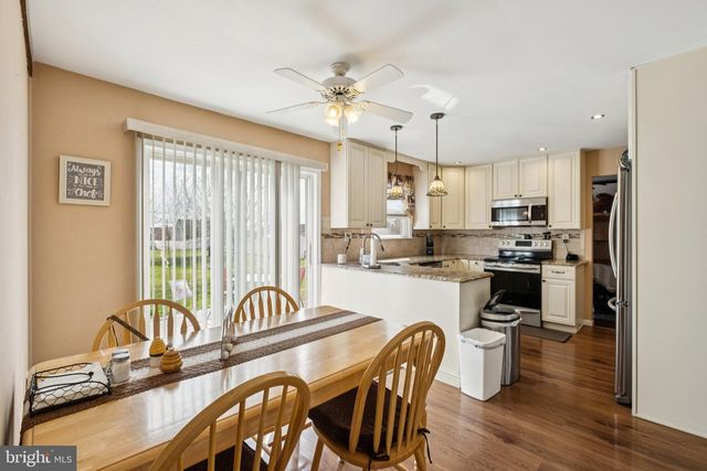 1751 BRISTOL OXFORD VALLEY RD, Levittown, PA 19057