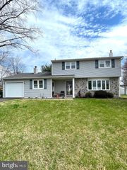 1751 BRISTOL OXFORD VALLEY RD, Levittown, PA 19057
