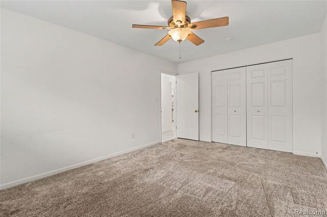 995 N Cass Lake Road 144, Waterford, MI 48328