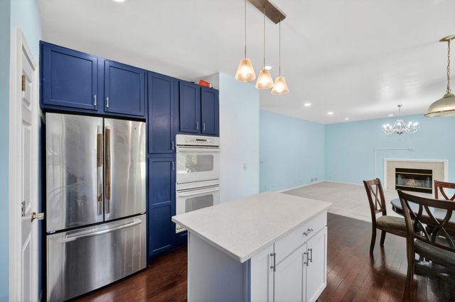 2743 ROURKE Drive 2743, Aurora, IL 60503