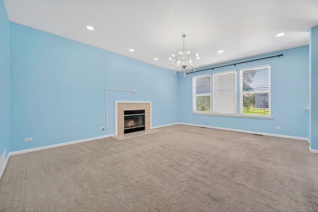 2743 ROURKE Drive 2743, Aurora, IL 60503