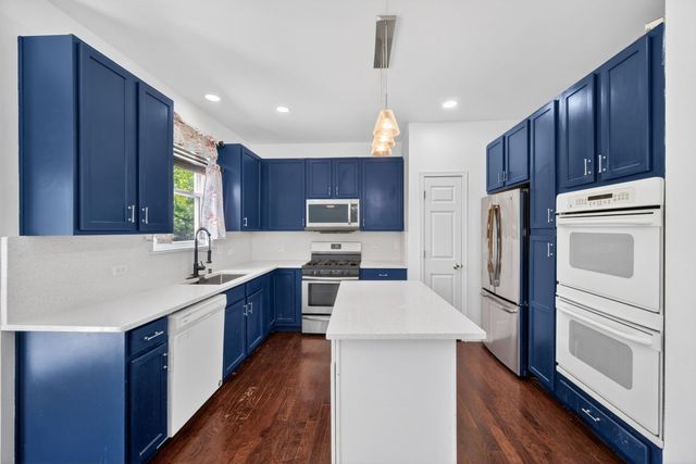 2743 ROURKE Drive 2743, Aurora, IL 60503