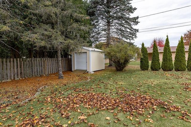 4412 Just COURT, Manitowoc, WI 54220