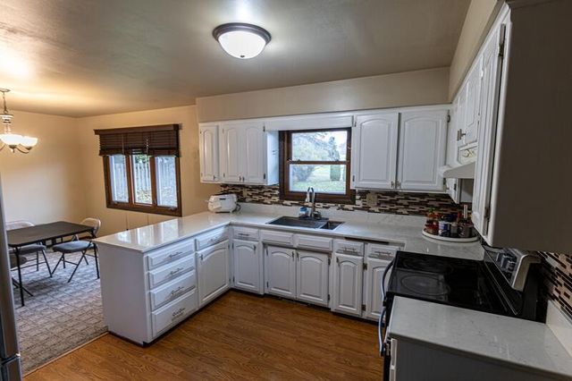 4412 Just COURT, Manitowoc, WI 54220