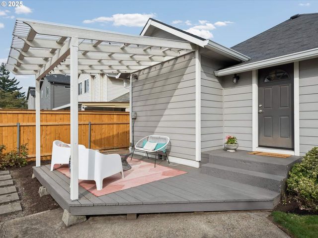 6834 Se OGDEN St, Portland, OR 97206