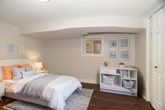 5529 W CORNELIA Avenue, Chicago, IL 60641