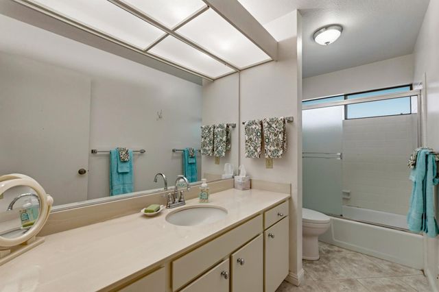 8 Country Club Gate, Pacific Grove, CA 93950