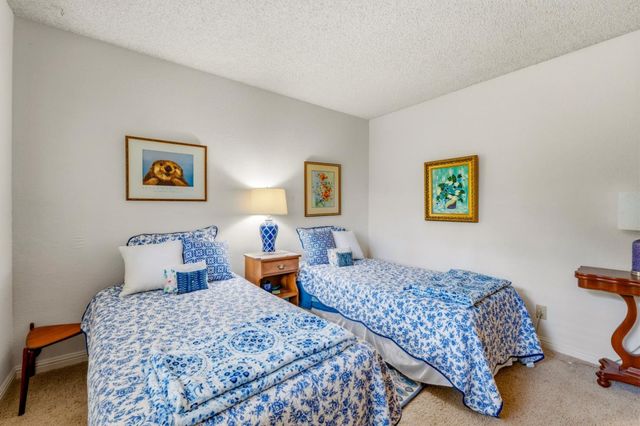 8 Country Club Gate, Pacific Grove, CA 93950