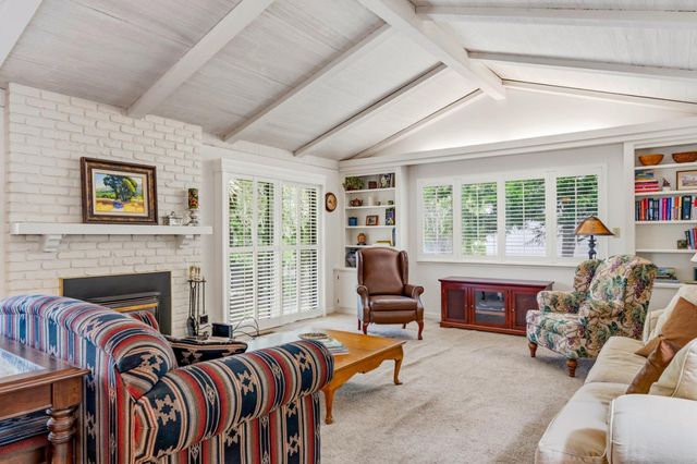 8 Country Club Gate, Pacific Grove, CA 93950