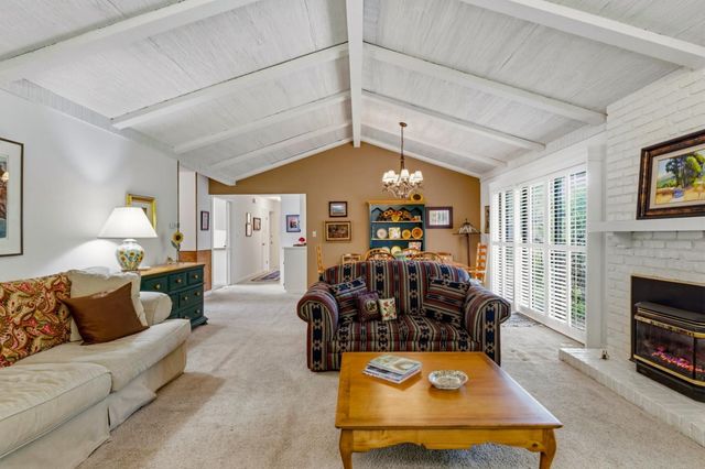 8 Country Club Gate, Pacific Grove, CA 93950
