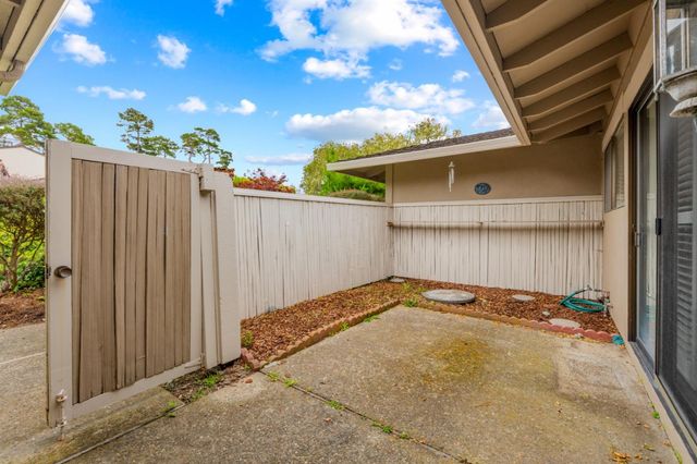 8 Country Club Gate, Pacific Grove, CA 93950