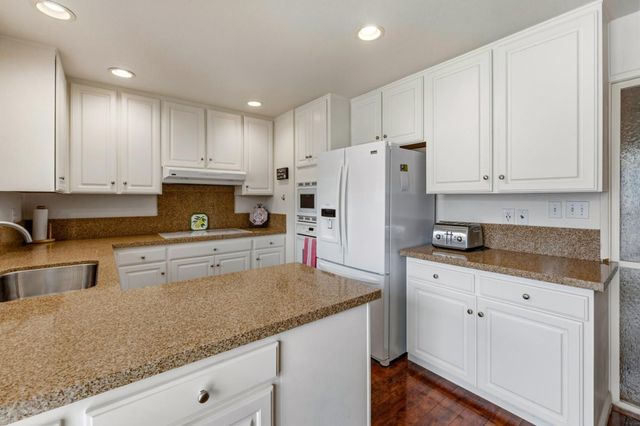 8 Country Club Gate, Pacific Grove, CA 93950