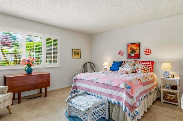 8 Country Club Gate, Pacific Grove, CA 93950